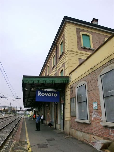 trans rovato|Rovato railway station